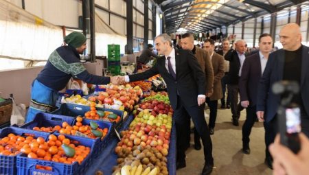 Bünyamin Çiftçi, çarşı pazar geziyor