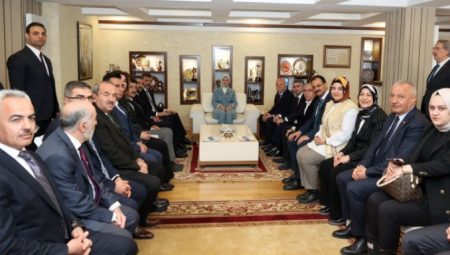  Bakan Göktaş’tan Başkan Sekmen’e sosyal projeler teşekkürü