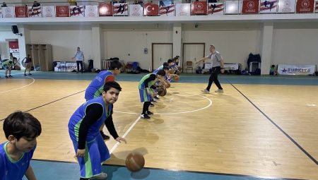 Diyarbakır’da TOFAŞ Basketbol Kampı’na yoğun ilgi