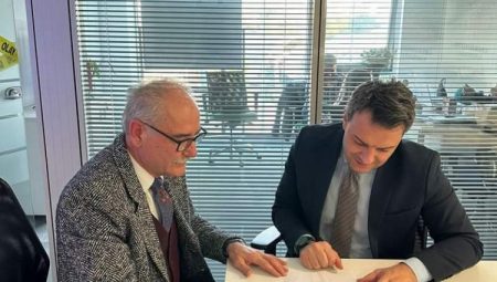 Gedikli muhtardan Kurtoğlu’na hizmet yağmuru