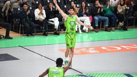 Onvo Büyükçekmece BSL 26. hafta maçı bı̇letlerı̇ satışta