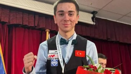 Bakan Bak’tan milli bilardoculara tebrik