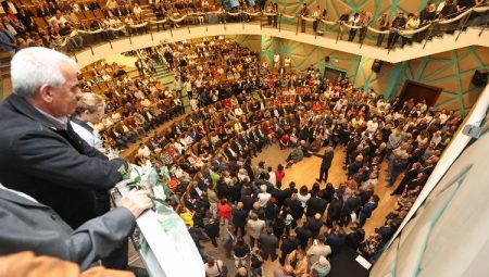 Bursa Nilüfer’de Şadi Özdemir mazbatasını aldı