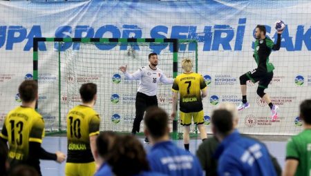 Sakaryalı hentbolcuar play-offlara galibiyetle başladı