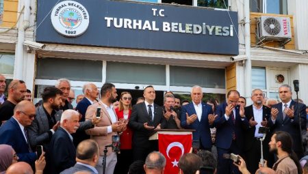 Tokat Turhal’da da devir teslim tamam