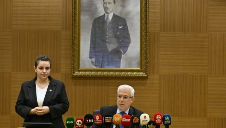 Bakkal amca hikayesini yok etmemeliyiz