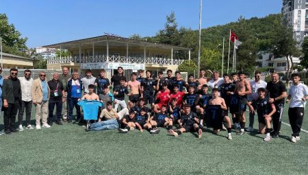Bursa’da Gemlik Belediyespor U-17 Elit Lig şampiyonu!