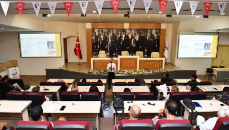 Çiğlili sporseverler sağlıklı beslenme seminerinde buluştu