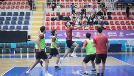 İstanbul Büyükşehir’in yurtlarında spor şöleni