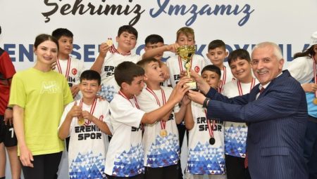 Konya’da çocuk oyunları heyecana sahne oldu