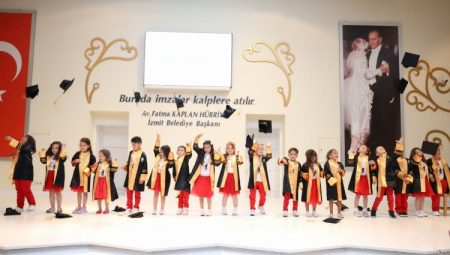 İzmit’te ‘Çınar’lı miniklerin mezuniyet coşkusu