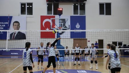 Spor İstanbul’dan kulüplere 33 sporcu daha