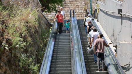 Bursa Balibey Han’da yürüyen merdivenler yeniden faal