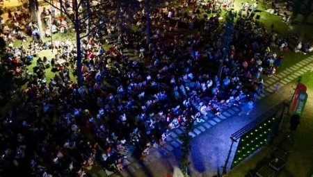 İznik’te yaz ‘açık hava sineması’ ile başladı