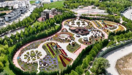 Konya Selçuklu’daki ‘çiçek bahçesi’ne yoğun ilgi