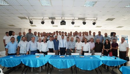 Manisa Akhisar’da Başkan Zeyrek muhtarlarla buluştu