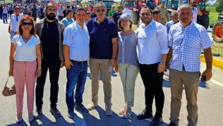 Balıkesir Bandırma’da CHP’liler domates üreticilerini dinledi