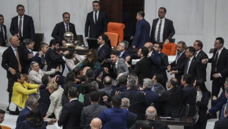 CHP Bursa Milletvekili Öztürk: ‘Hoşgörü yönetenden beklenir’