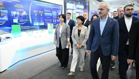 Bakan Uraloğlu teknoloji devleriyle bir ortaya geldi – Düzgün Haber